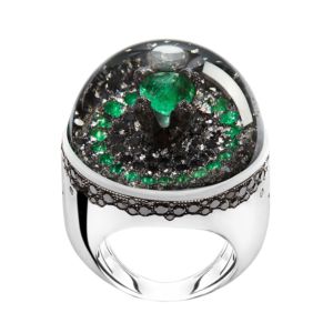 Ring Emerald solitaire