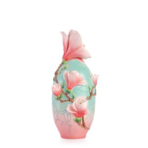 Beauty in Serenity - Magnolia vase 29 cm
