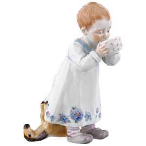Child With Cup 12 cm